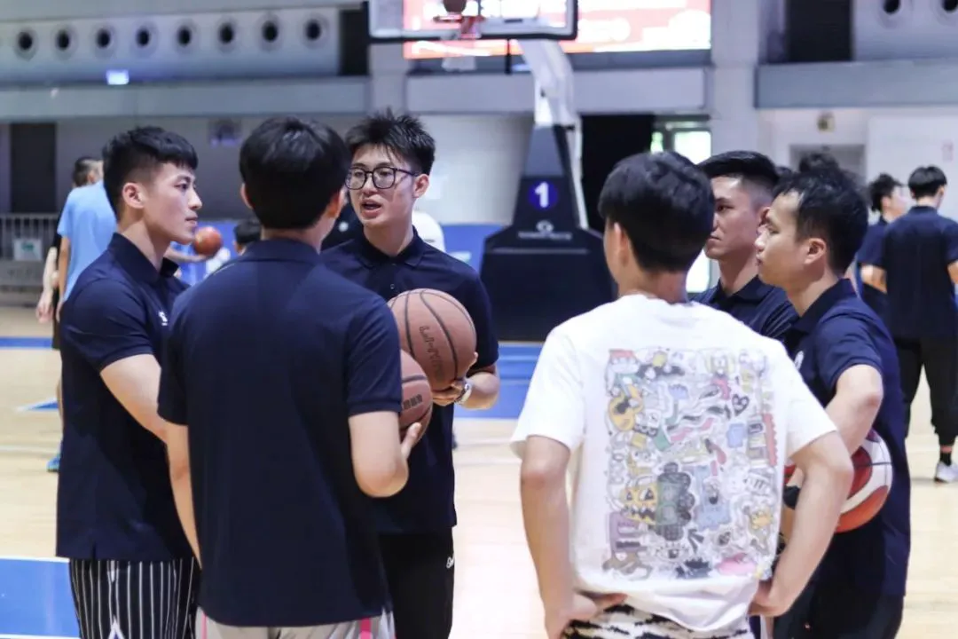 初中篮球战术一周训练计划_0